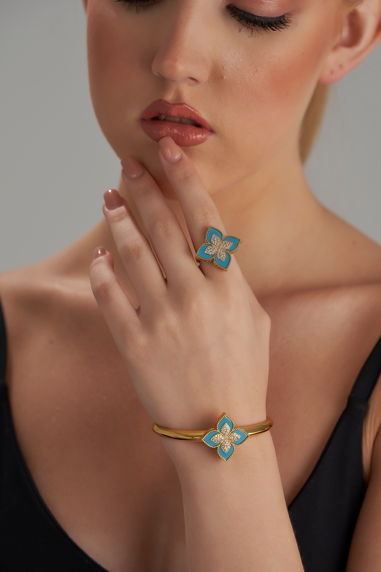 Baby blue van cleef