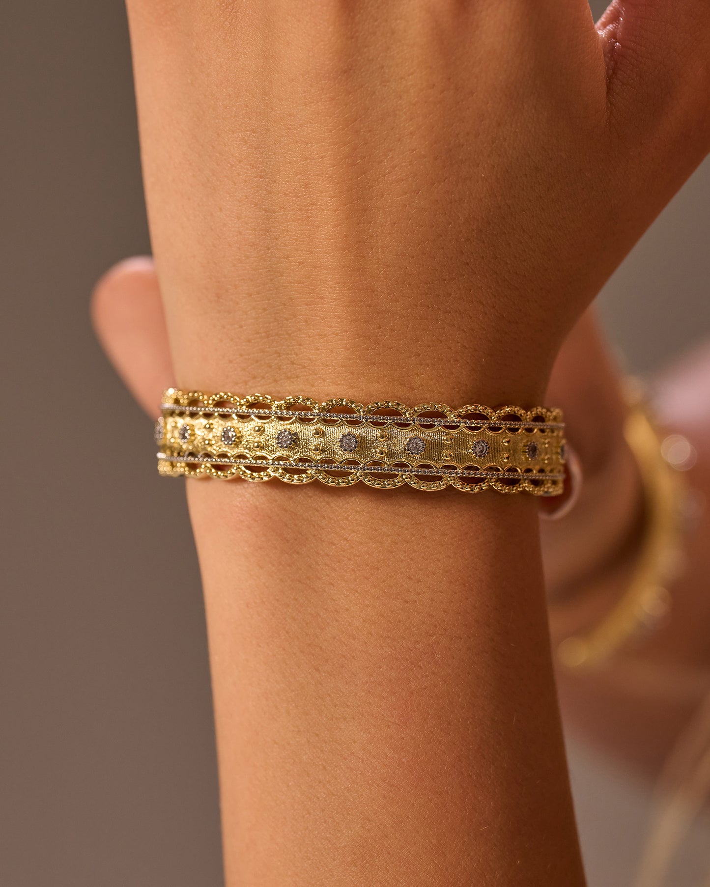 Bangle L027