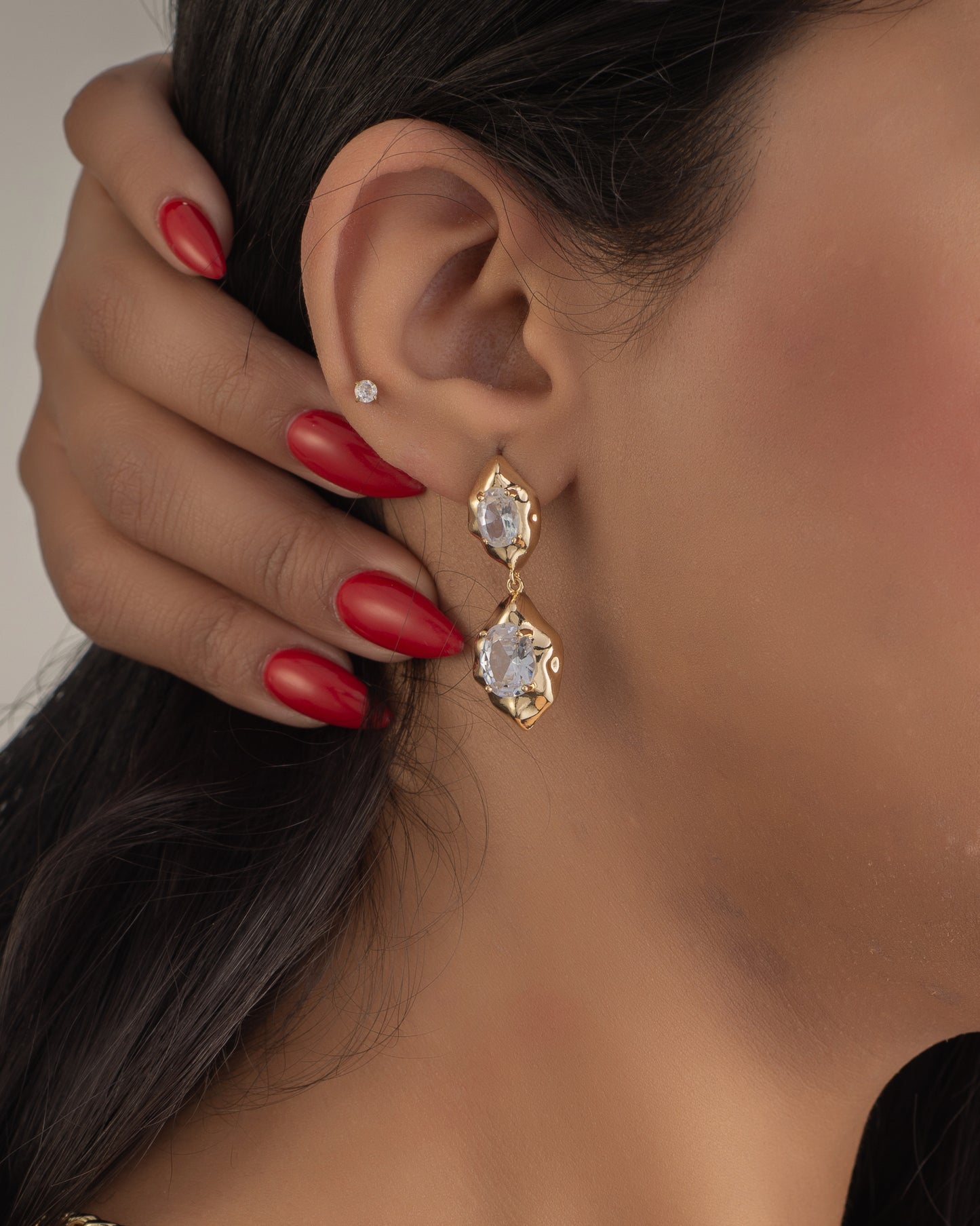 Oval transparent earrings