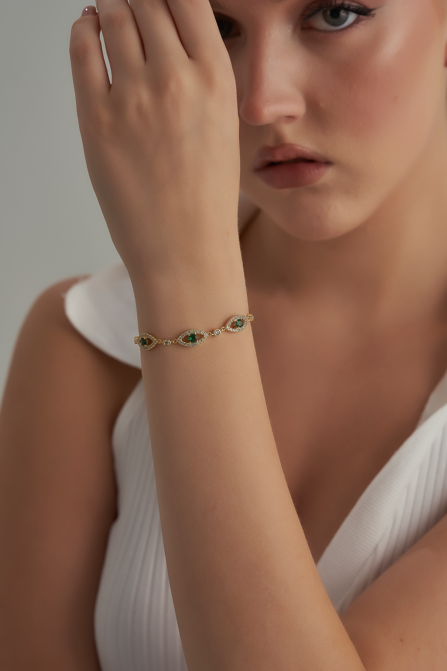 Green eye bracelet