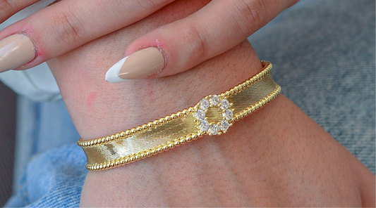 Circle bangle