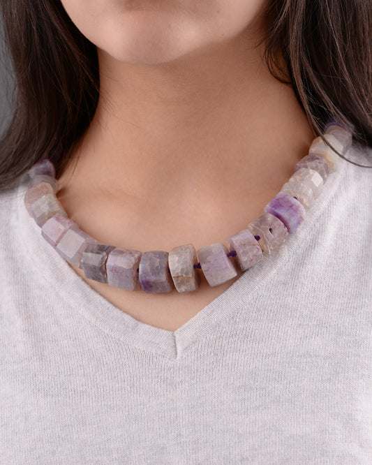 Chunky light purple necklace