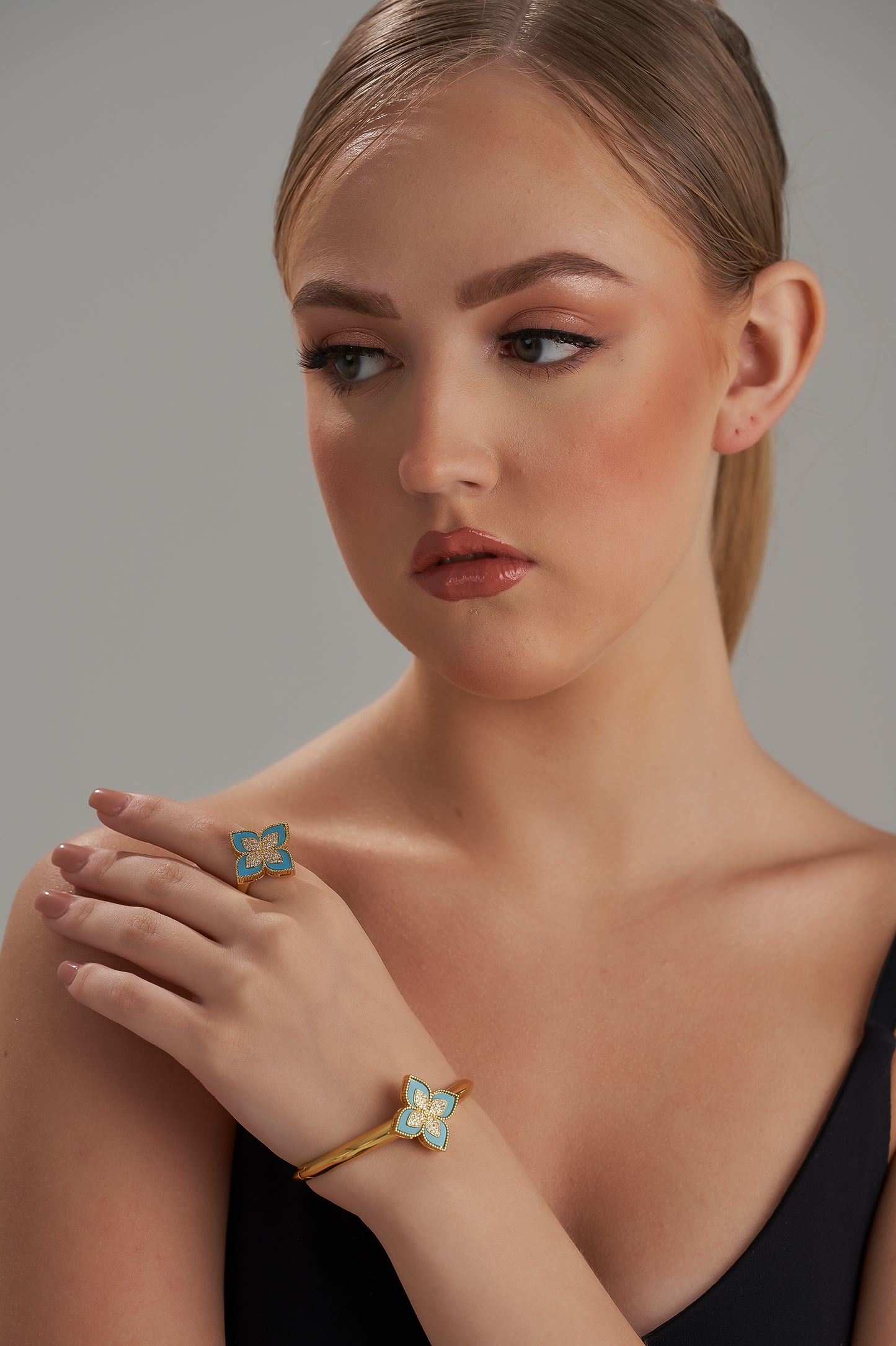 Baby blue van cleef