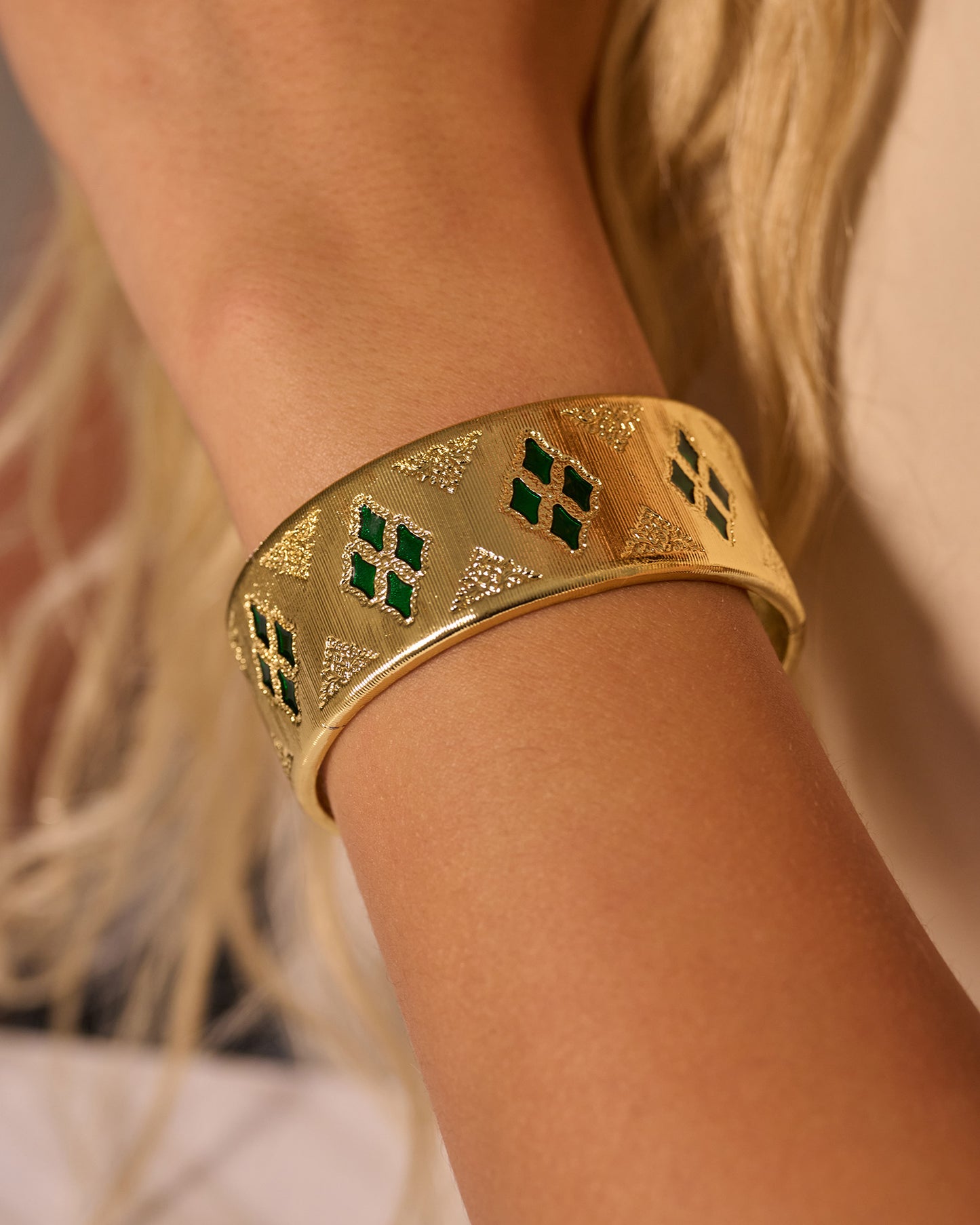 Bangle L030