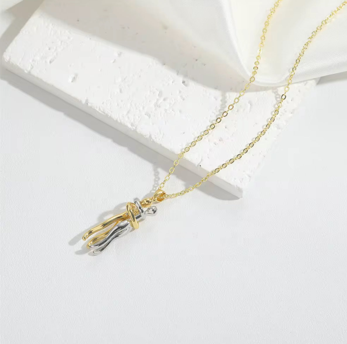 Hug necklace